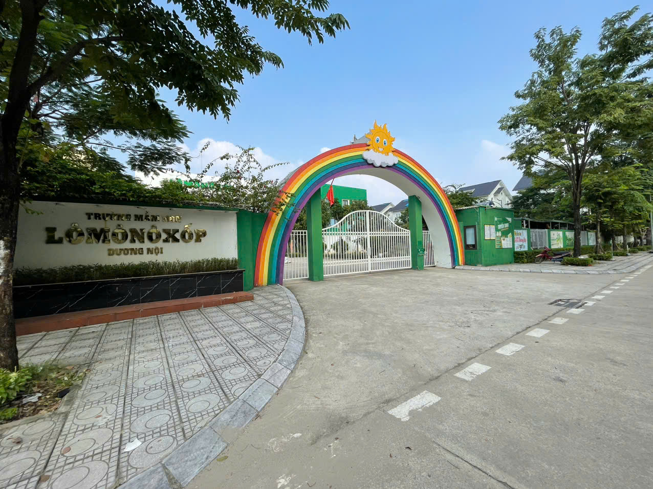 MẦM NON LOMONOXOP